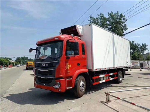 江淮格爾發(fā)廂長(zhǎng)6.8米冷藏車可以辦營(yíng)運(yùn)證了