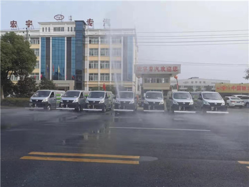 7臺(tái)長(zhǎng)安路面養(yǎng)護(hù)車(chē)與三臺(tái)東風(fēng)天錦洗掃車(chē)于今日發(fā)往貴州
