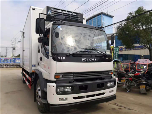 五十鈴FTR廂長(zhǎng)7.18米冷藏車(chē)出口烏茲別克斯坦