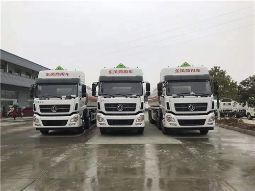 東風(fēng)天龍前四后八32噸鋁合金運(yùn)油車三兄弟齊發(fā)漢中，共襄掙錢大業(yè)