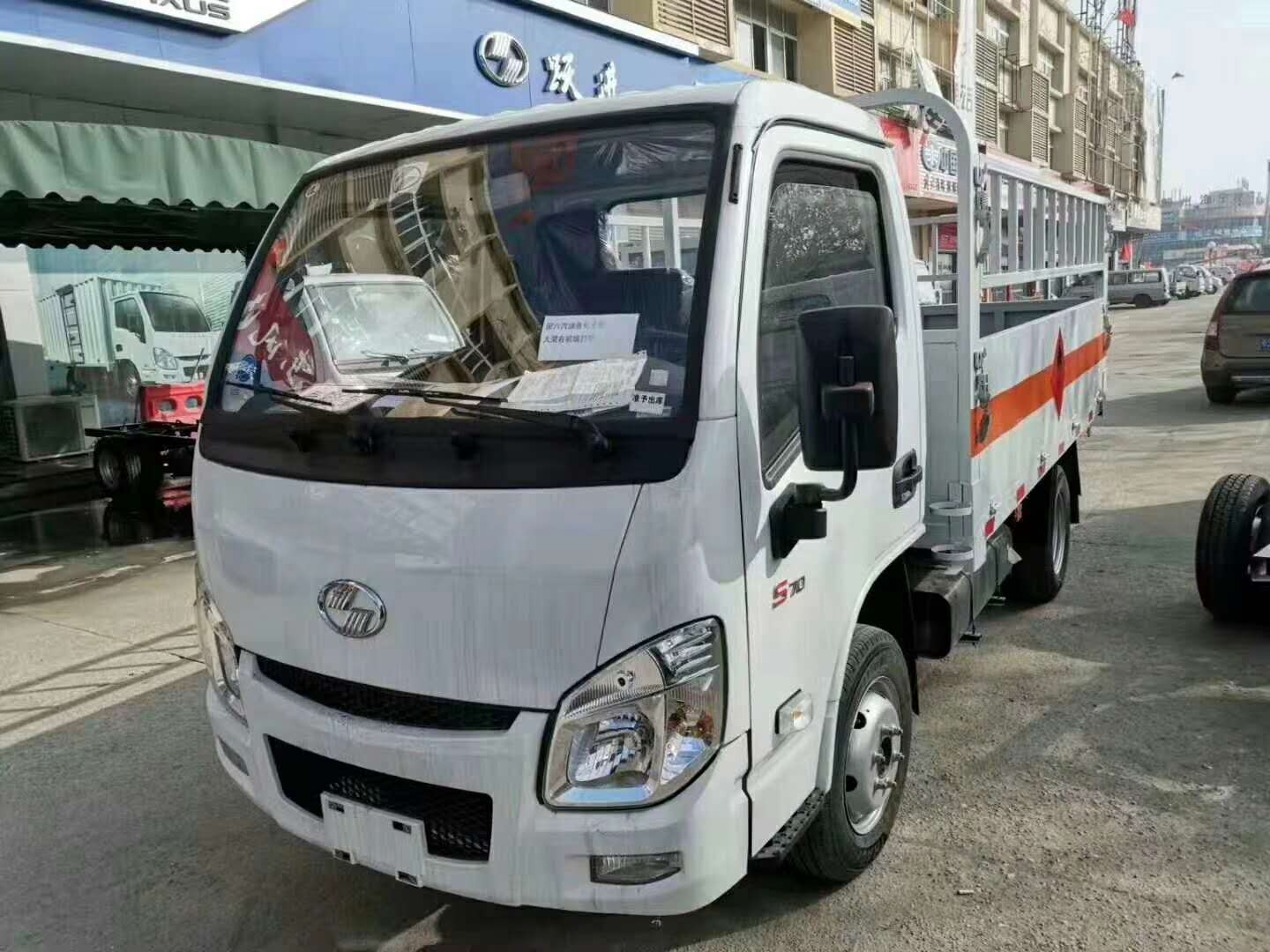 特大好消息 上汽躍進(jìn)國(guó)六氣瓶運(yùn)輸車北京環(huán)保已下發(fā)，可在北京上牌，暢行無(wú)阻！