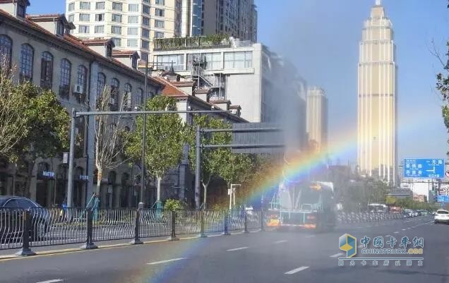 從抑塵到消毒，解放灑水抑塵車防疫消毒實力為人民服務(wù)！