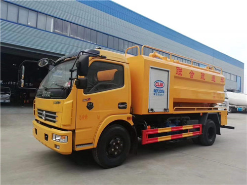 東風(fēng)多利卡D7清洗吸污車現(xiàn)車壹臺(tái)，污水罐7方，清水罐2.7方