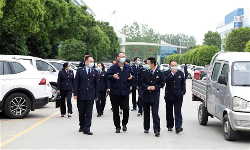 頭條：隨州市稅務(wù)局第一稽查局干部職工與程力汽車汽車集團(tuán)共同舉辦“減稅費(fèi)優(yōu)服務(wù)，助復(fù)產(chǎn)促發(fā)展 ”黨建下基層活動(dòng)