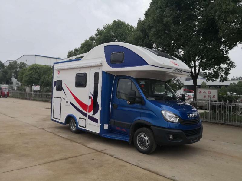 依維柯C型歐勝旅居房車，是實現(xiàn)您 “生活中旅行，旅行中生活”