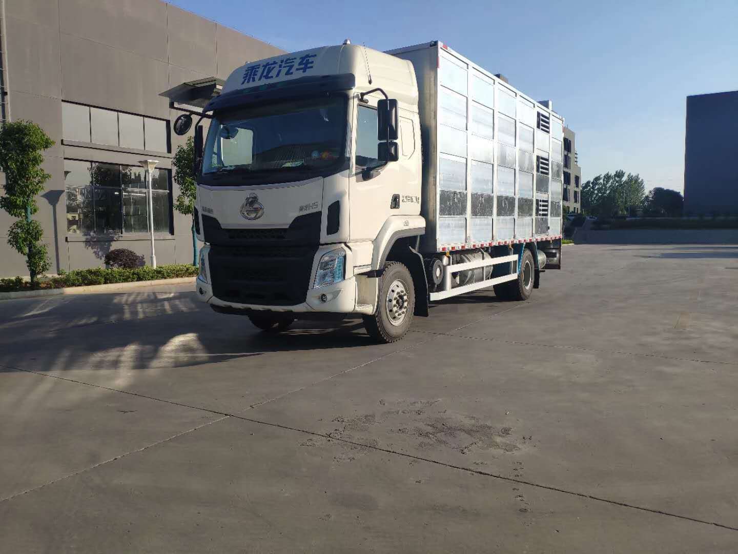 國六東風(fēng)柳汽鋁合金運豬車圖片參數(shù)介紹