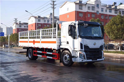 柳汽國五危險品廂式車、氣瓶運(yùn)輸車 氣囊橋強(qiáng)勢回歸?。?！