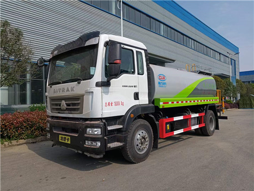 國六重汽汕德卡13.6噸灑水車現(xiàn)車，公告免征環(huán)保已公示