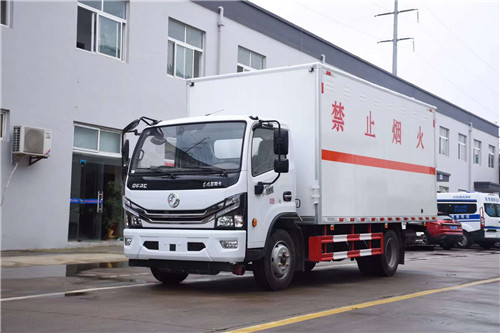 國(guó)六東風(fēng)大多利卡黃牌危險(xiǎn)品廂式運(yùn)輸車(chē)可出1類(lèi)爆破、2類(lèi)氣體、氣瓶、3類(lèi)液體、9類(lèi)雜項(xiàng)可任意出證