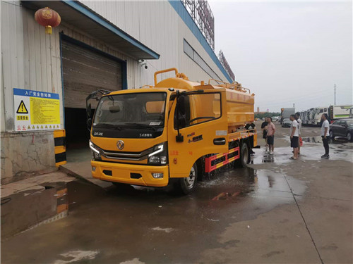 國(guó)六東風(fēng)9+3方清洗吸污車(chē)，實(shí)車(chē)公告，上戶(hù)無(wú)憂(yōu)