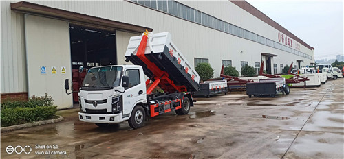 奧施國六藍牌勾臂垃圾車，不超重，云內(nèi)150馬力發(fā)動機