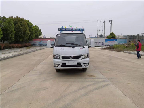 國(guó)六東風(fēng)途逸2.5方灑水車(chē)，包上北京牌照