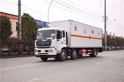 國六天錦小三軸易燃液體、氣體、雜項廂式運(yùn)輸車