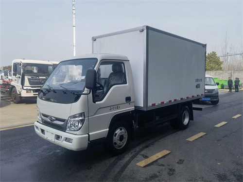 小卡之星3對(duì)接式肉鉤冷藏車(chē)，內(nèi)嵌式肉鉤整車(chē)不超重，現(xiàn)車(chē)手續(xù)齊全隨提隨走