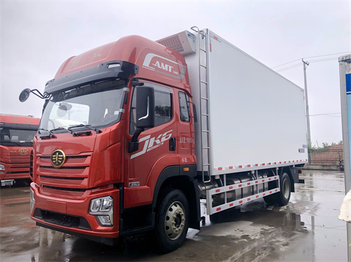 解放J6K 6.8米冷藏車，解放品質(zhì)，引領(lǐng)全球！