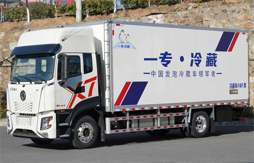 單橋六米八冷藏車(chē)的“卷王”它來(lái)了！東風(fēng)新款X7六米八冷藏車(chē)