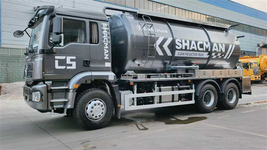 陜汽后八輪出口型吸污車(chē)專(zhuān)為海外環(huán)衛(wèi)工程、市政管網(wǎng)清淤、工業(yè)園區(qū)污水清運(yùn)等場(chǎng)景量身打造