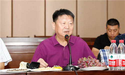 董事長程道國講道，希望大家珍惜我們國家來之不易的和平建設最幸福的時代，一定要奮發(fā)有為，戒驕戒躁砥礪前行，為程力公司的未來和舟共濟共創(chuàng)美好。