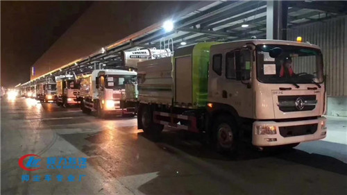 程力集團彰顯大企風范，八天交付45臺東風天錦抑塵車出口阿聯酋！
