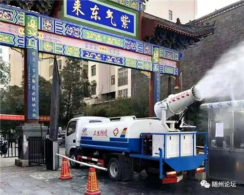 隨著疫情蔓延，隨州醫(yī)用物資告急，如何在危難之時大有作為？程阿羅放棄與家人團聚的機會，返回公司，于大年初一歷經(jīng)艱辛輾轉(zhuǎn)回到隨州，組織捐款100萬元購買防疫專用物資，支援一線醫(yī)務(wù)人員，成為隨州防疫捐款第一人。 程阿羅的善舉，激起了社會大力支持。2月22日，遼寧沈撫新區(qū)一通用空氣遼寧有限公司專程向程力公司專項供應(yīng)70臺負壓設(shè)備，捐贈消毒液4噸及方便面、火腿腸等物資，支持程阿羅抗擊疫情。