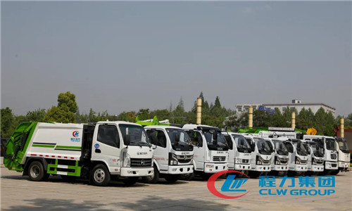  程力吊裝壓縮垃圾車專業(yè)廠，以科技創(chuàng)新為先導(dǎo)，吊裝壓縮垃圾車系列產(chǎn)品一舉成為網(wǎng)紅產(chǎn)品。