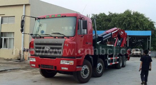 華菱前四后八90噸隨車(chē)吊