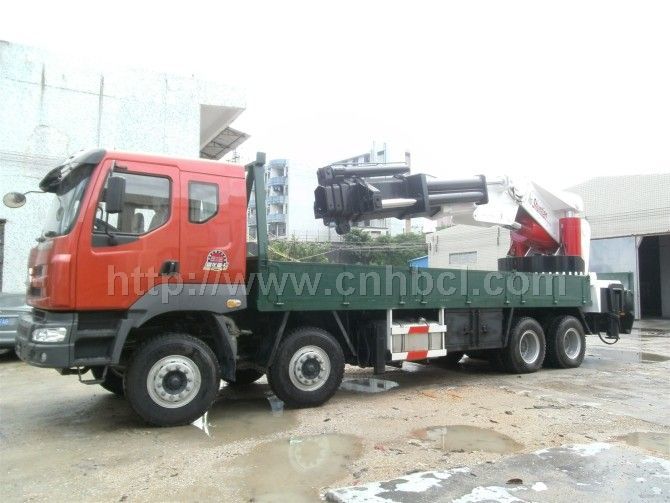 華菱前四后八100噸隨車(chē)吊
