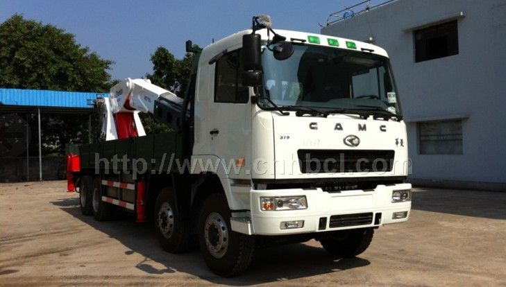 華菱前四后八60噸隨車(chē)吊