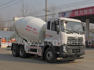 國四日產UD水泥攪拌車