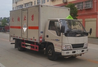 國五江鈴廂長雜項危險物品廂式運(yùn)輸車 